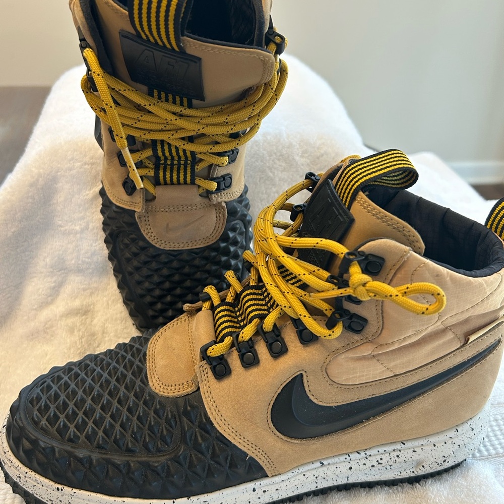 Lunar Force 1 Duckboot 17 Metallic Gold Men 9 / Women 10.5 PreOwned Excellent